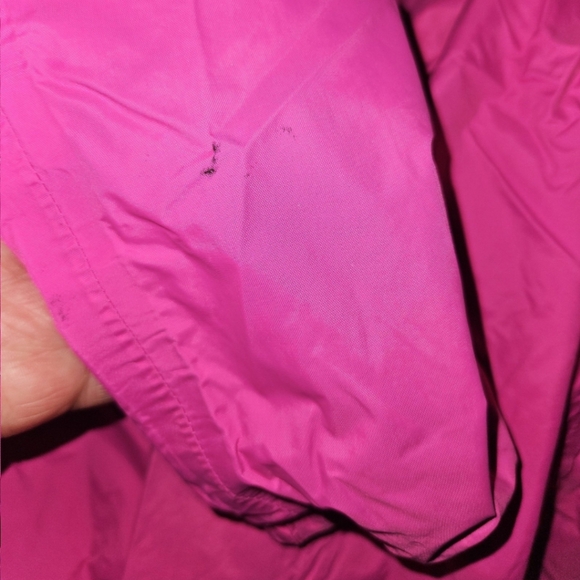 Girls Northface Hot Pink Jacket - Picture 3 of 5
